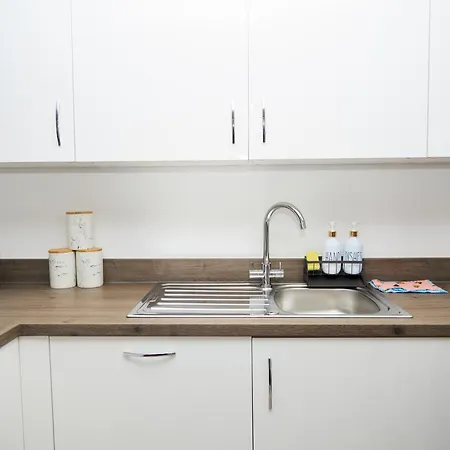 Obi'S House&Suites - Luxury 2Bed Duplex Apartment With Balcony-3