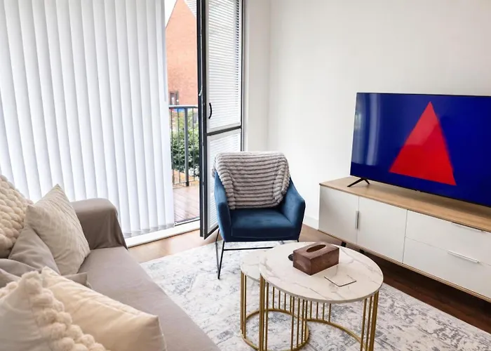 Stylish 2-Bed Apartment By Manchester City Cente